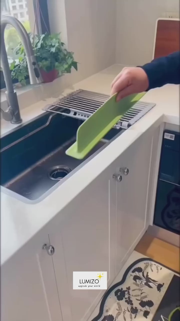 Water splash guard for dish washing